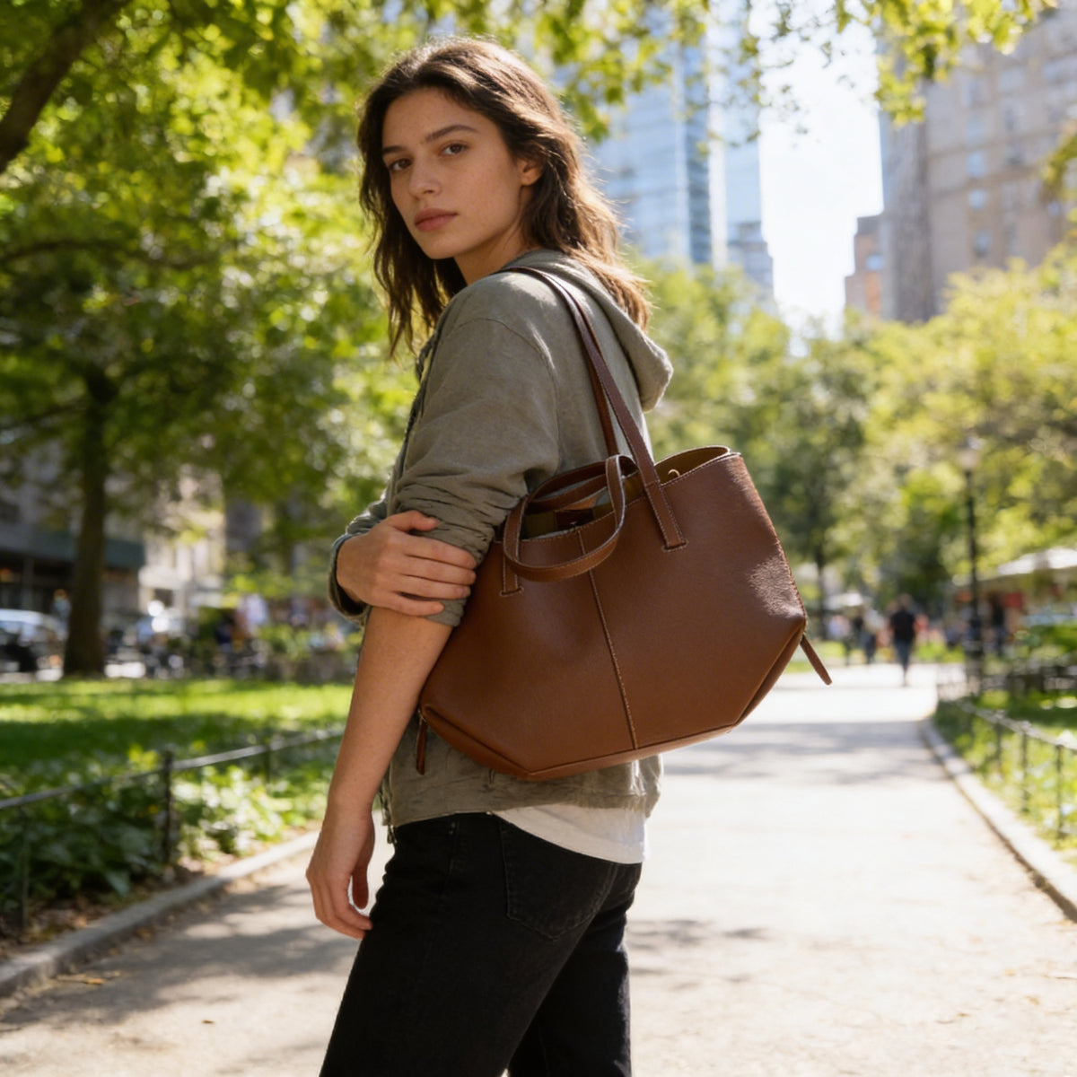 Poppy | Women’s Tote Bag With Structured Body And Long Handles | Minimal